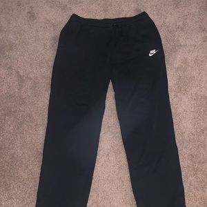 Mens Nike sweatpants size XL. Good Condition. Smoke Free home